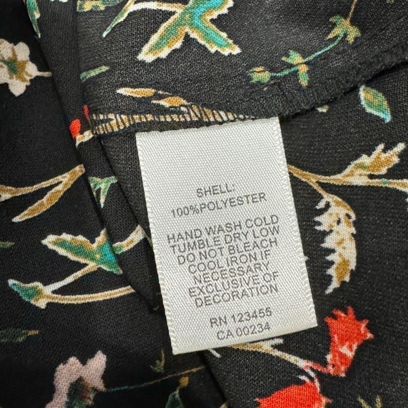 Design Lab Lord & Taylor Black Floral V-Neck Open Sleeve Blouse (S) - Picture 9 of 9